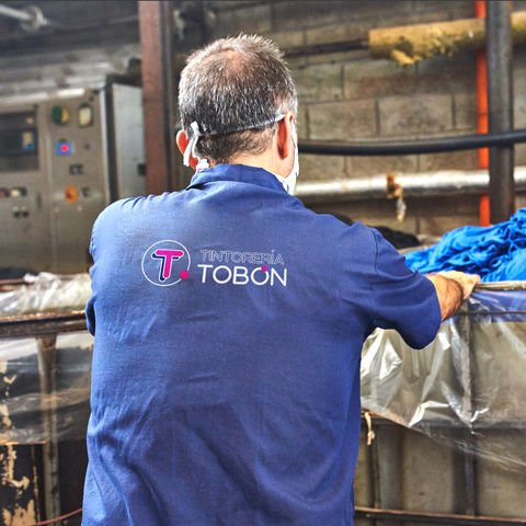 operario tintoreria tobon sas.jpg